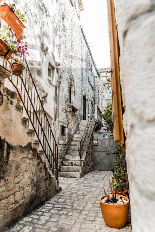 Apartment With Terrace And Sea View - Lucic Trogir Exterior photo