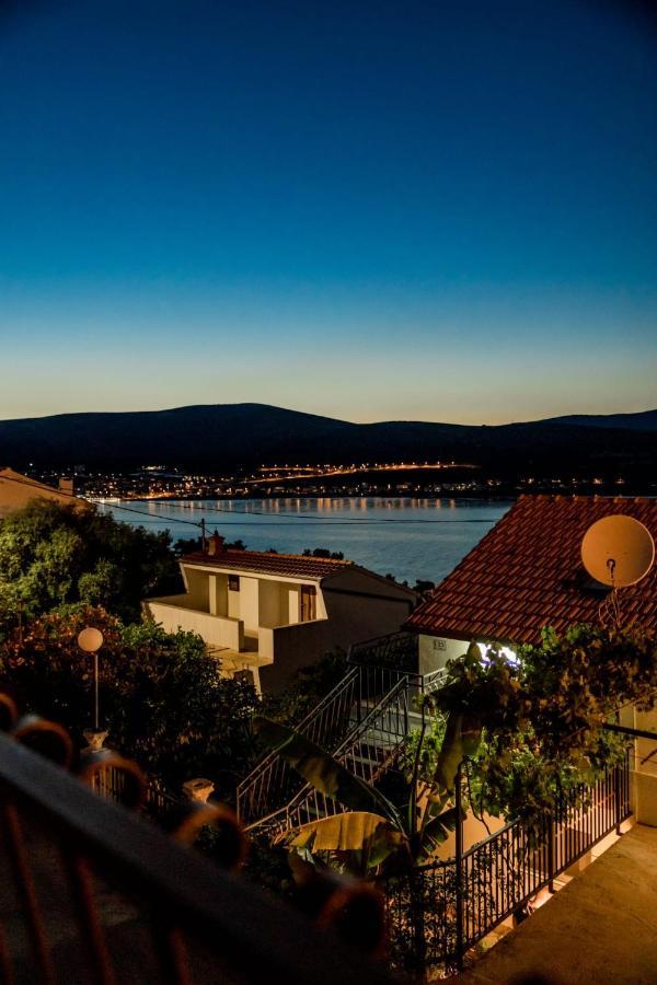 Apartment With Terrace And Sea View - Lucic Trogir Exterior photo