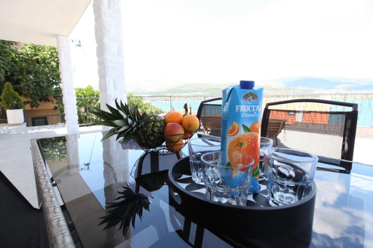 Apartment With Terrace And Sea View - Lucic Trogir Exterior photo