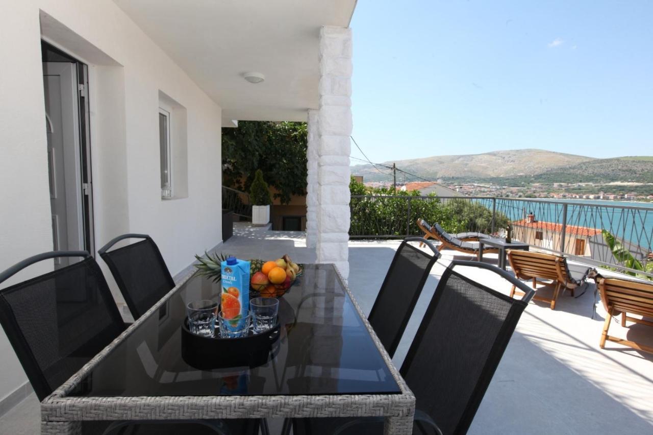 Apartment With Terrace And Sea View - Lucic Trogir Exterior photo