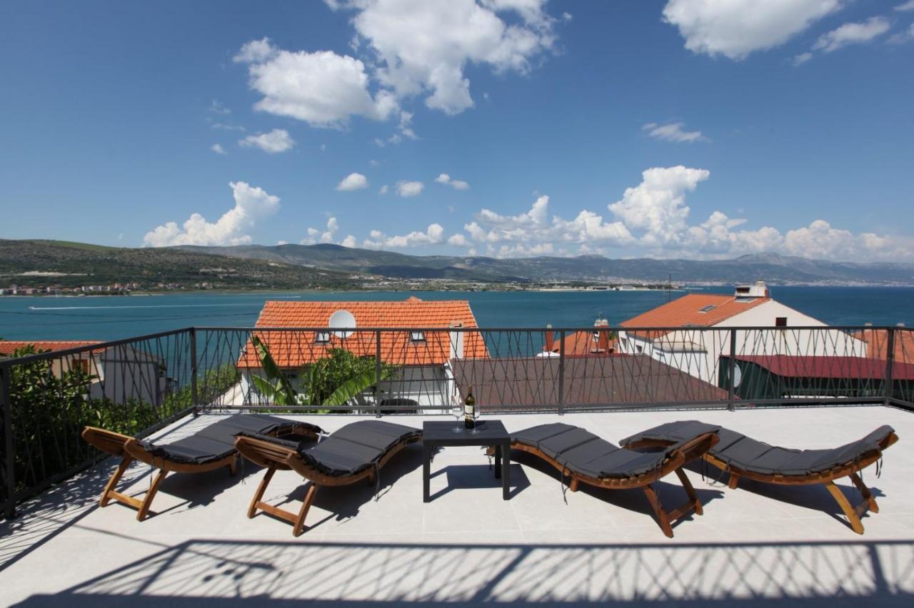 Apartment With Terrace And Sea View - Lucic Trogir Exterior photo