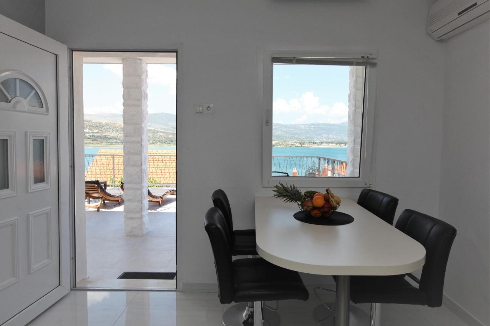 Apartment With Terrace And Sea View - Lucic Trogir Exterior photo