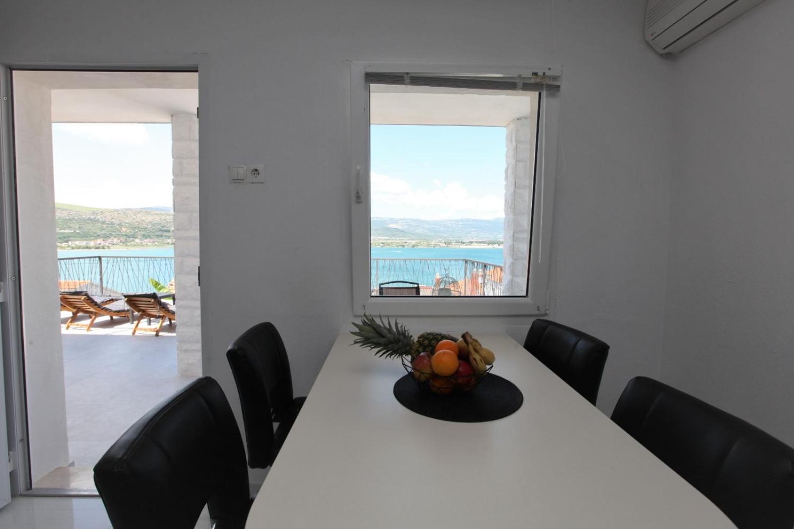 Apartment With Terrace And Sea View - Lucic Trogir Exterior photo