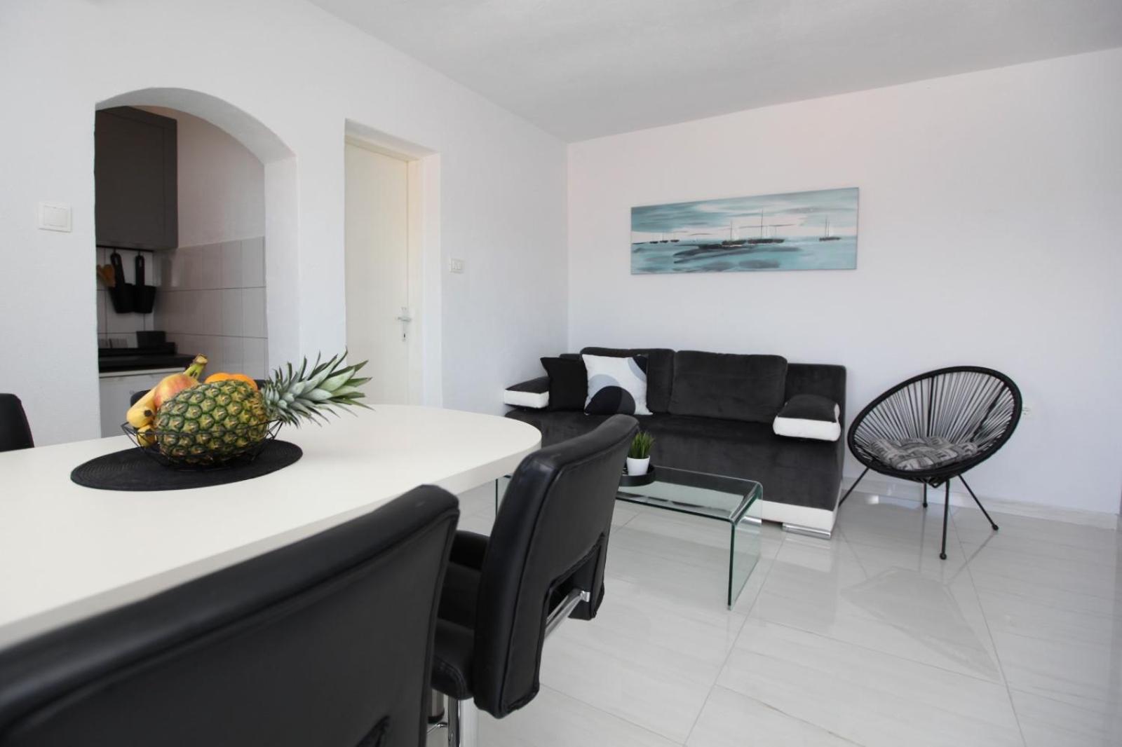 Apartment With Terrace And Sea View - Lucic Trogir Exterior photo